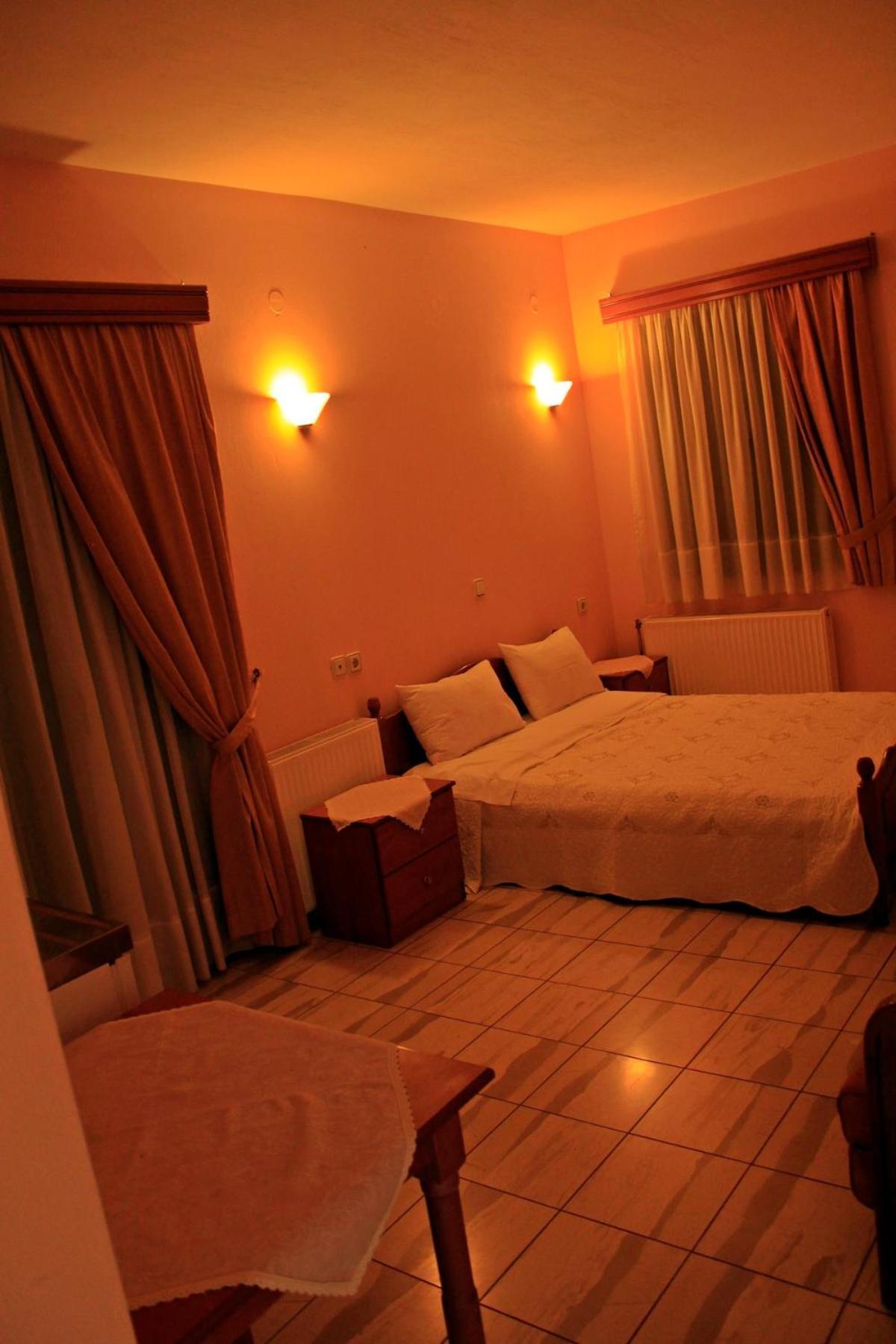 Guesthouse Bizani Neo Mpizani 外观 照片